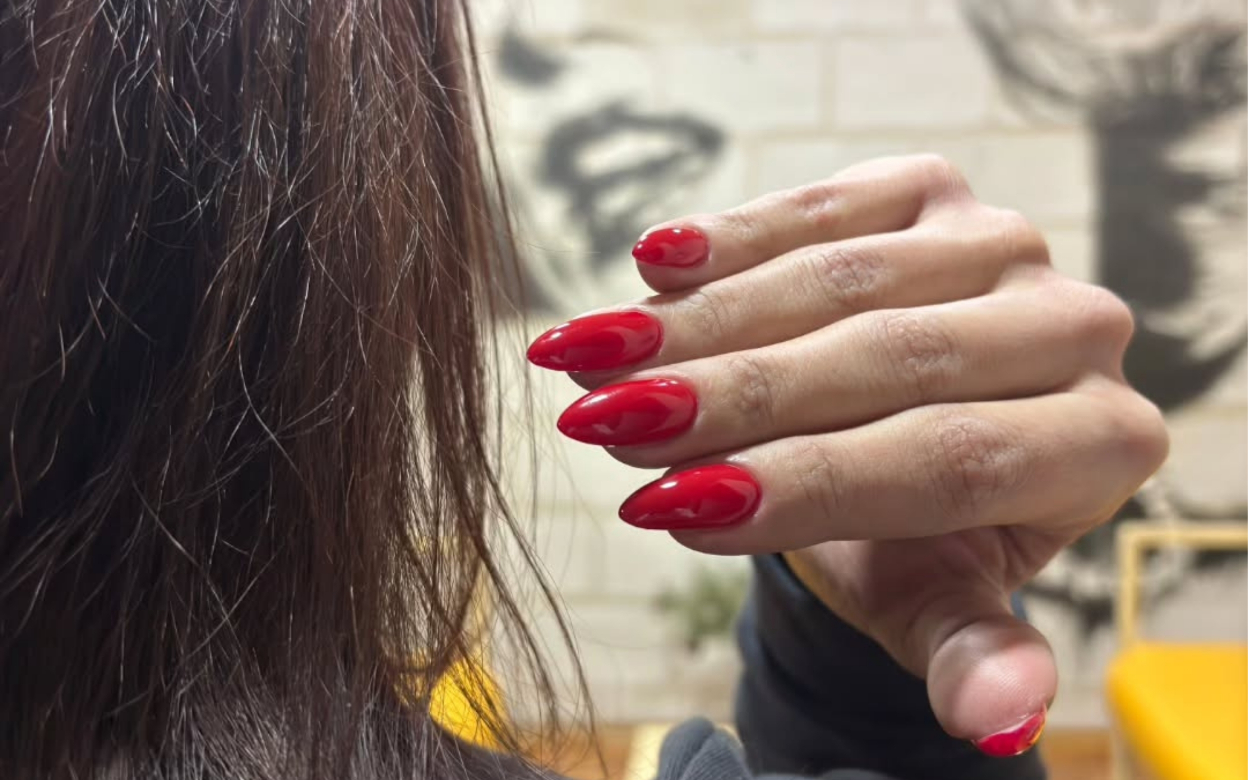 İzmir Alsancak’ta Kalıcı Oje Uygulaması